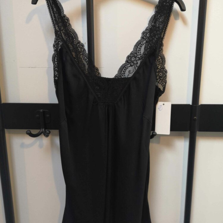top dentelle noir