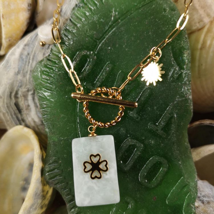 Collier trèfle vert